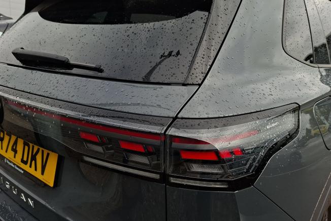 VOLKSWAGEN Tiguan Photo 18