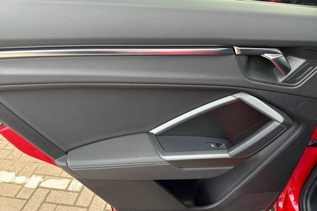 Audi Q3 Photo 37