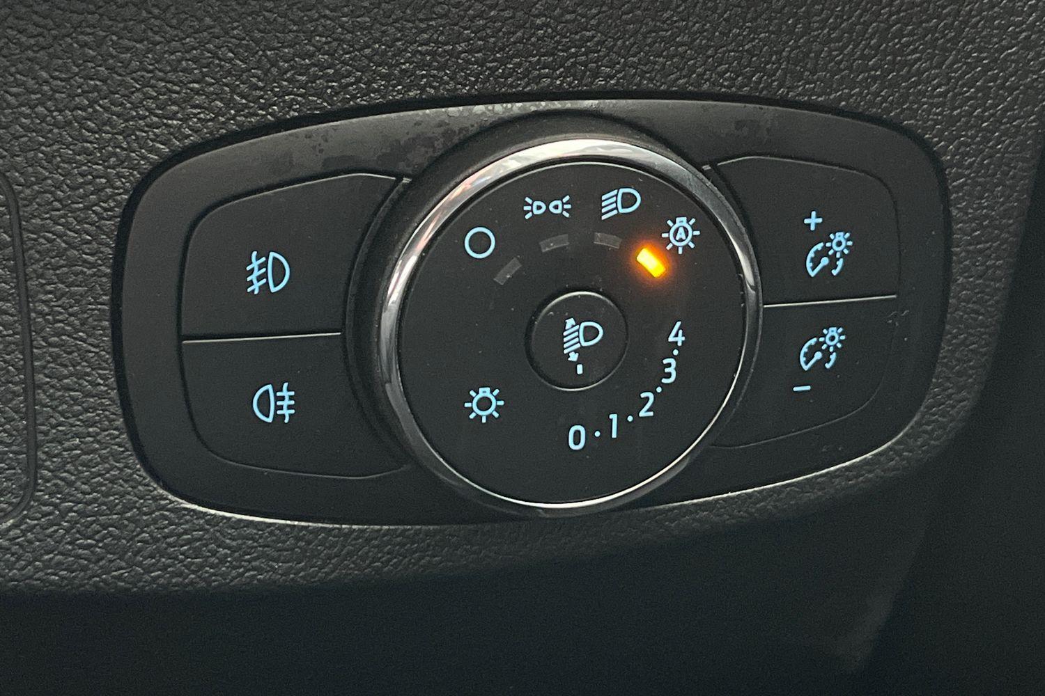 Ford FOCUS Photo 39
