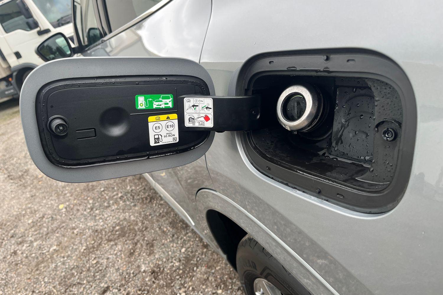 Ford KUGA Photo 24