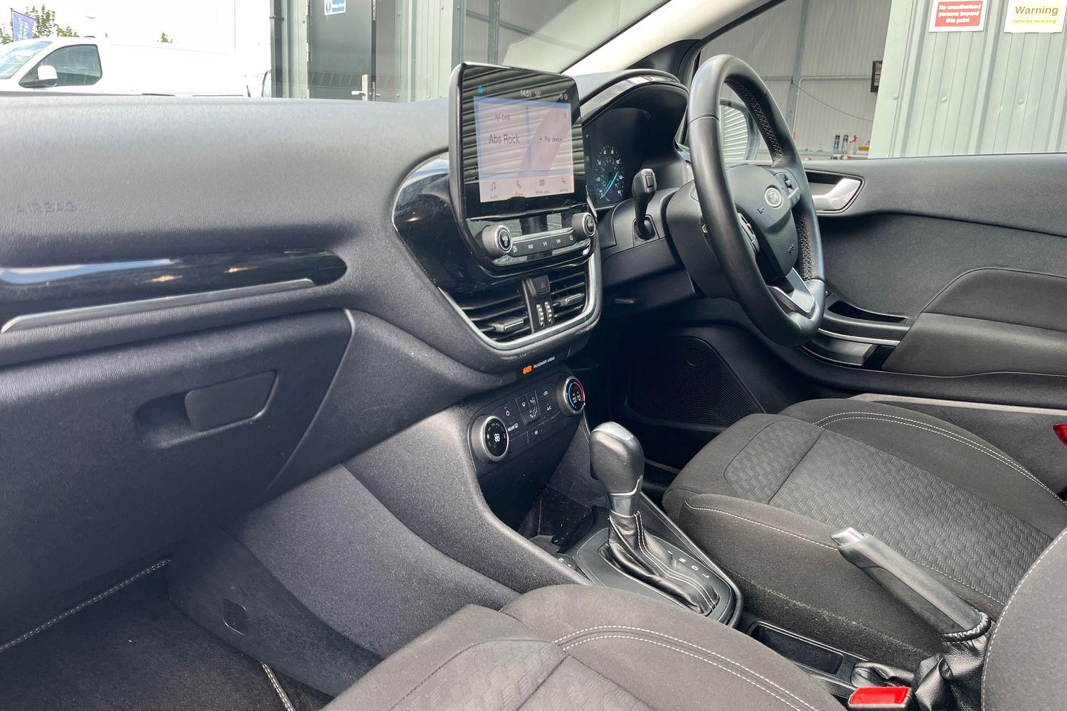 Ford FIESTA Photo 17