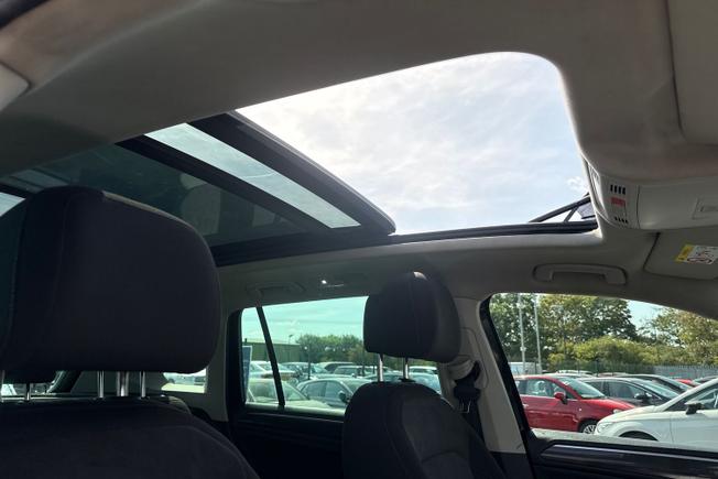 VOLKSWAGEN Tiguan Photo 34