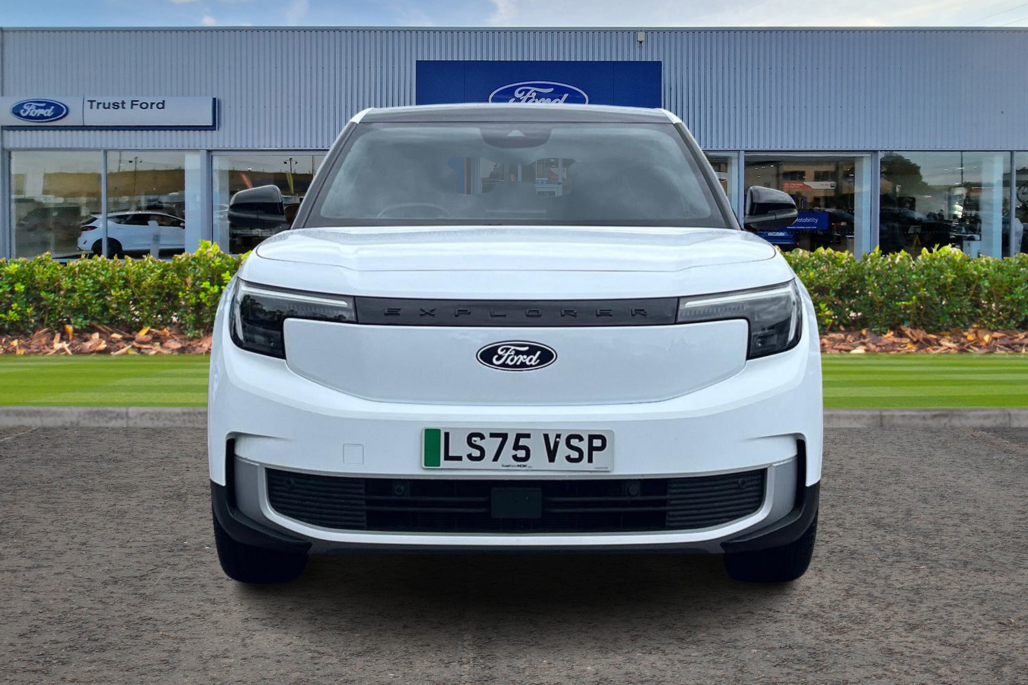 Ford Explorer Photo 5