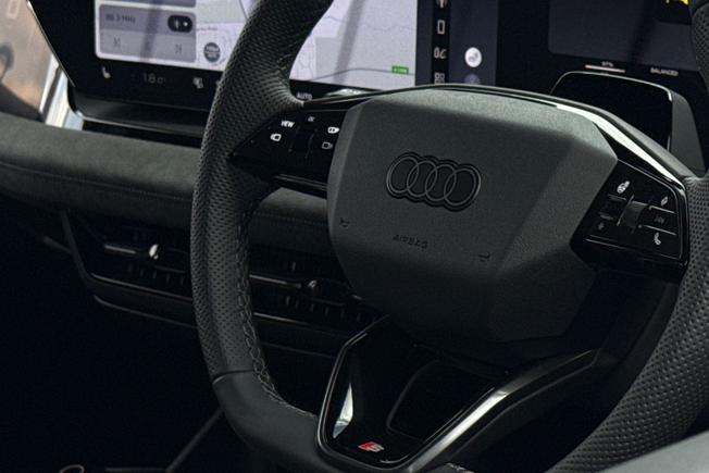 Audi Q6 e-tron Photo 47