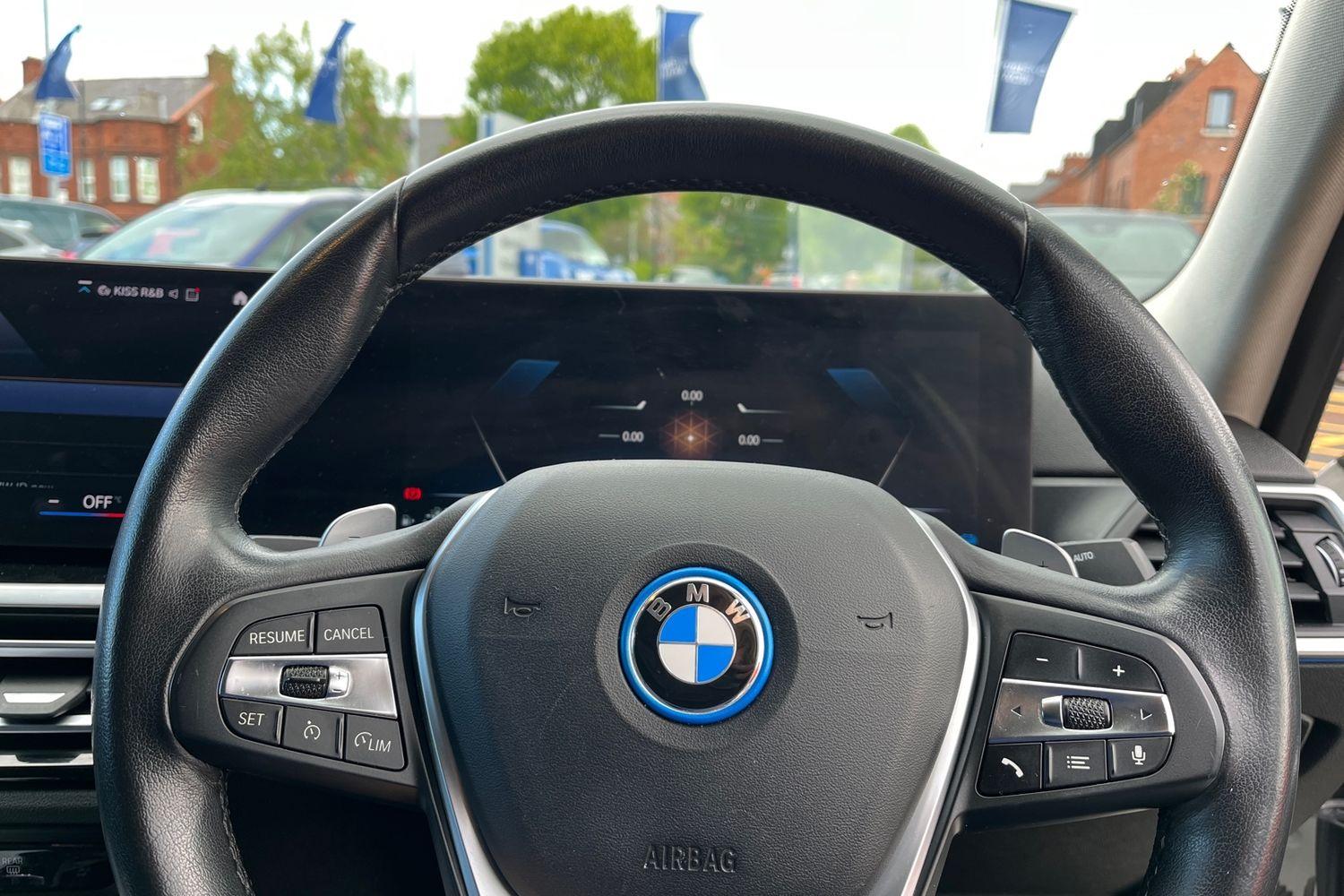 BMW 3 SERIES Photo 11