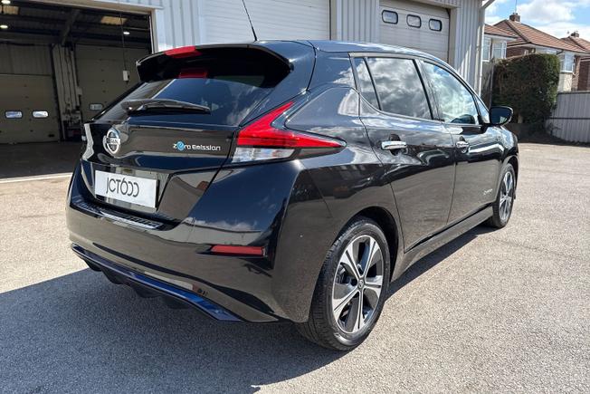 NISSAN Leaf Photo 22