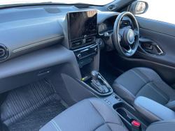 TOYOTA Yaris Cross Photo 2