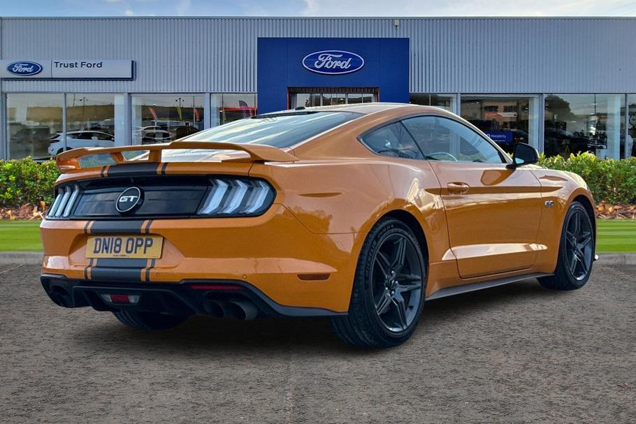 Used Ford MUSTANG 4