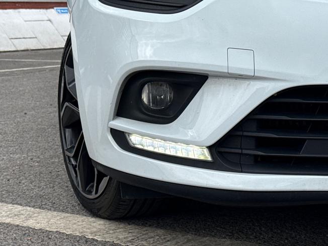 RENAULT Clio Photo 22