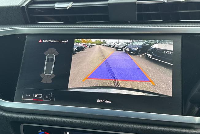 AUDI Q3 Photo 38