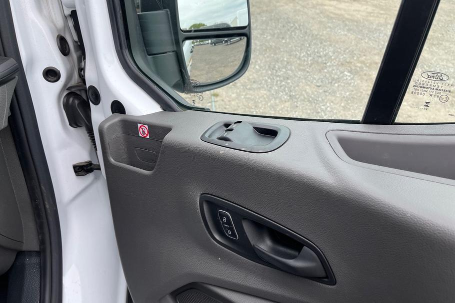Used FORD TRANSIT WM25UOP 17