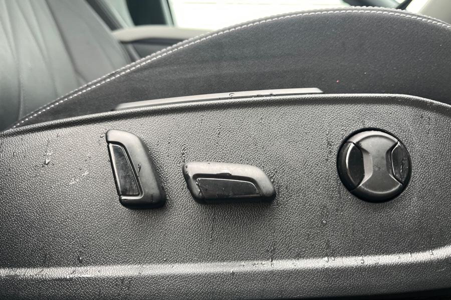 Ford EXPLORER Photo autoimg-caae4583d018a7b57f8433e46a42a8760040301c.jpg