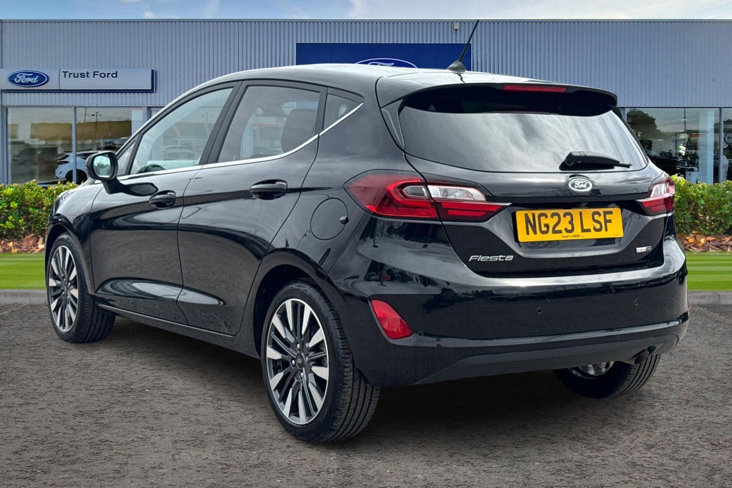 Ford FIESTA Photo 1