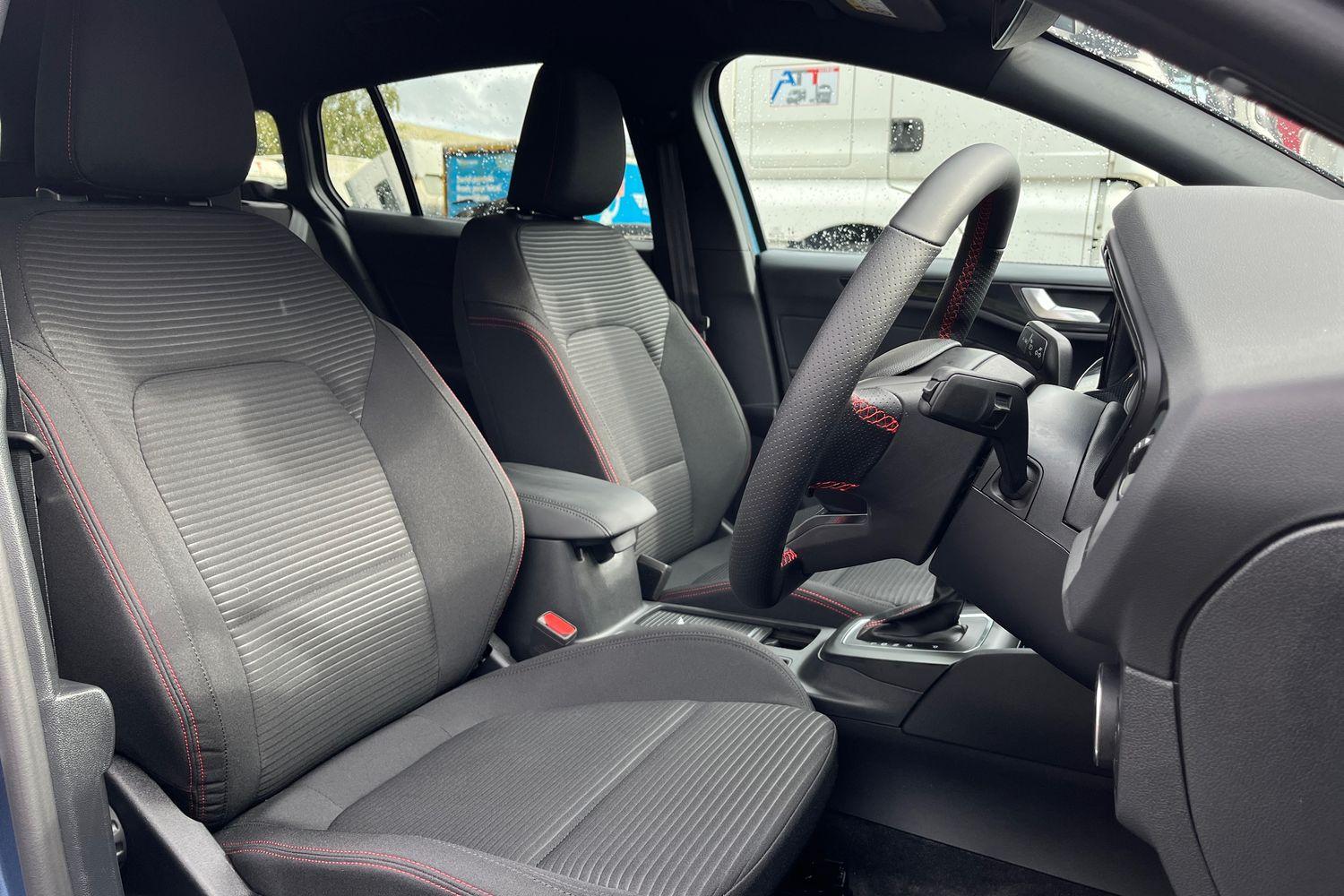 Ford FOCUS Photo 16