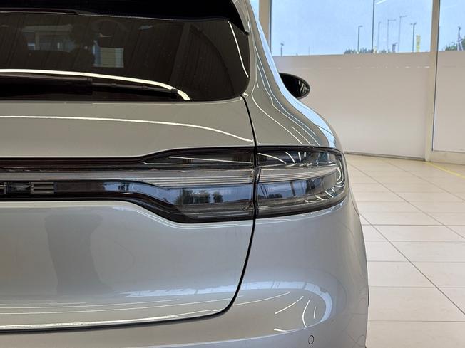 PORSCHE Macan Photo 23