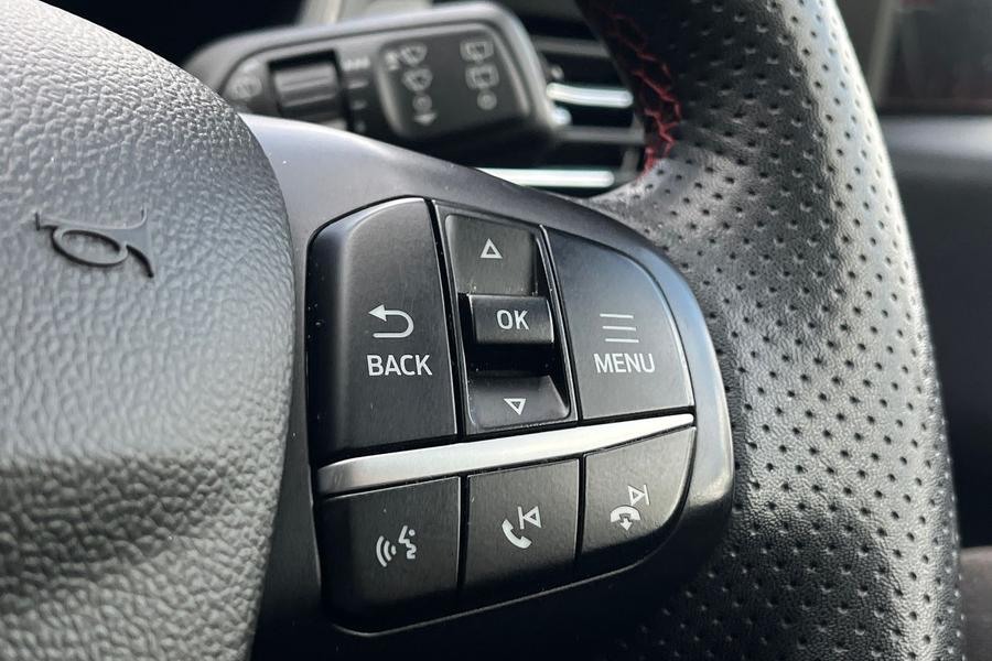 Ford Kuga Photo autoimg-cab679ce71327fdda2cc87b2d852991ad2cf759e.jpg