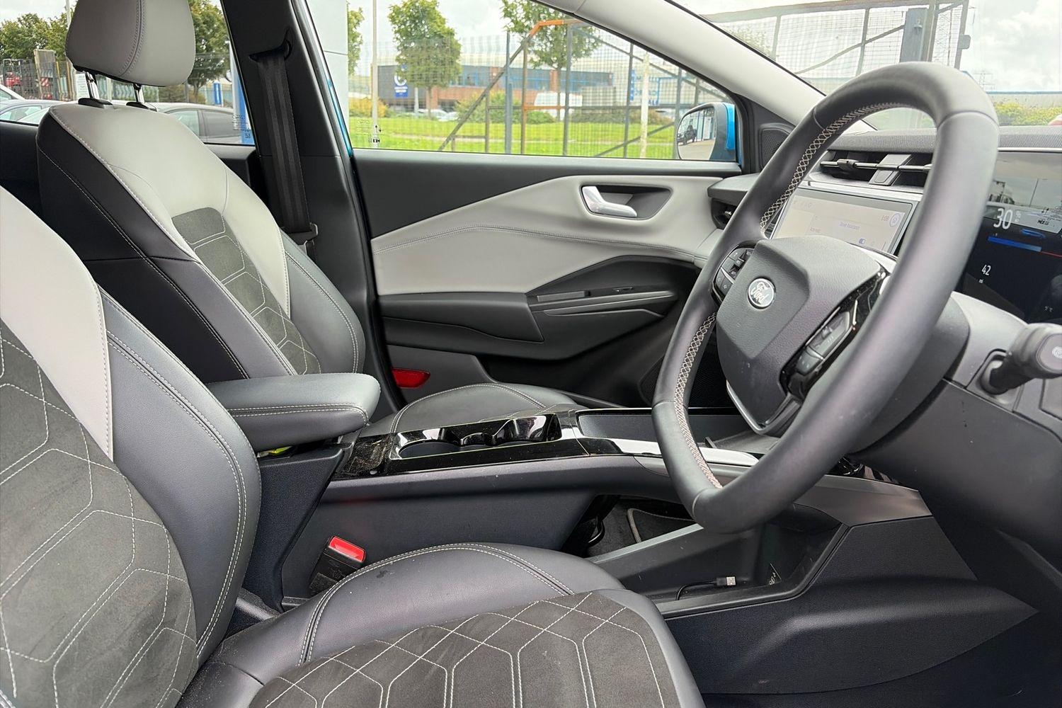 Ford Puma Gen-E Photo 16