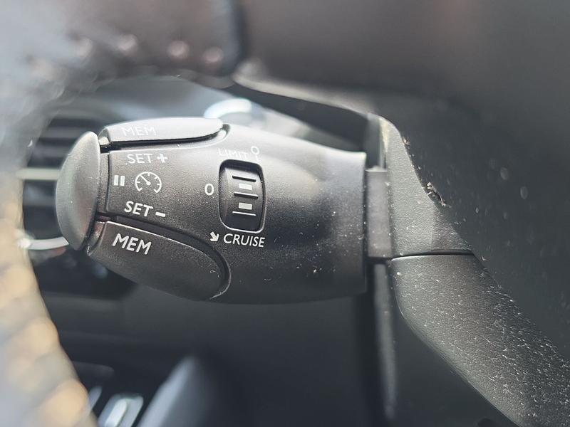 Used Peugeot 2008 SJ23XMF 39