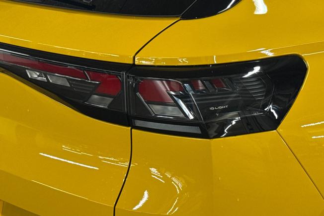 VOLKSWAGEN T-Roc Photo 18