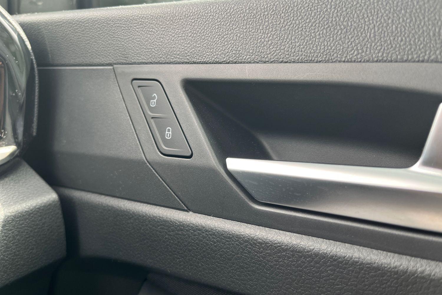 Ford TRANSIT CONNECT Photo 17