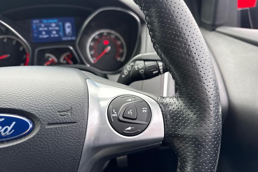 Ford FOCUS Photo autoimg-cabb52758c91c27174364fe4521c22e6d6bd2e8b.jpg