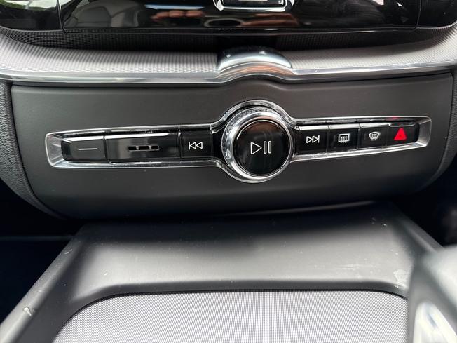 VOLVO XC60 Photo 34