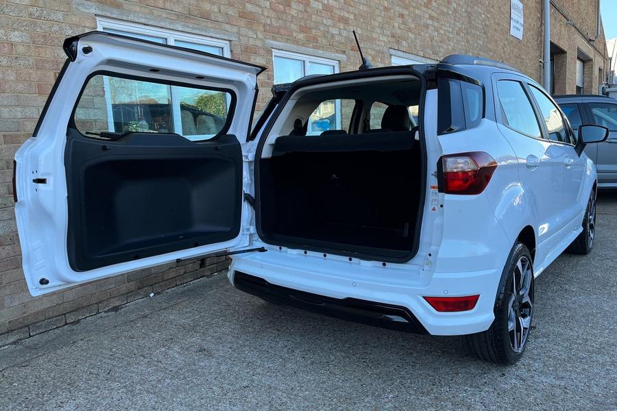 Ford ECOSPORT Photo autoimg-cabe77a6e5ebcd0abdc7b56bb7c47a65bdc7345e.jpg