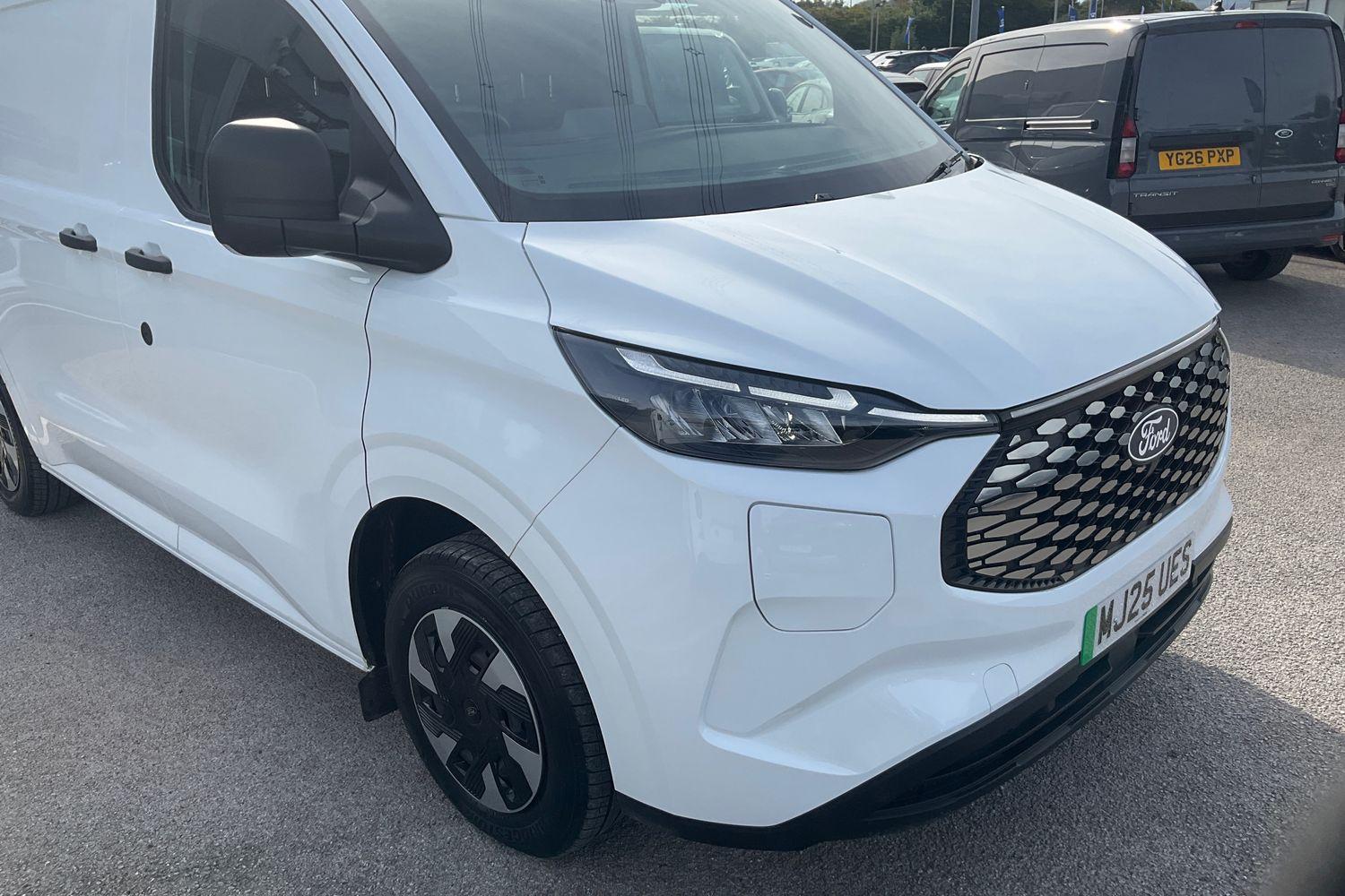 Ford E-Transit Custom Photo 34
