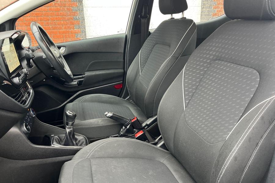Ford FIESTA Photo autoimg-cac20b631dea1735b758387b62b04ebefbb4677f.jpg