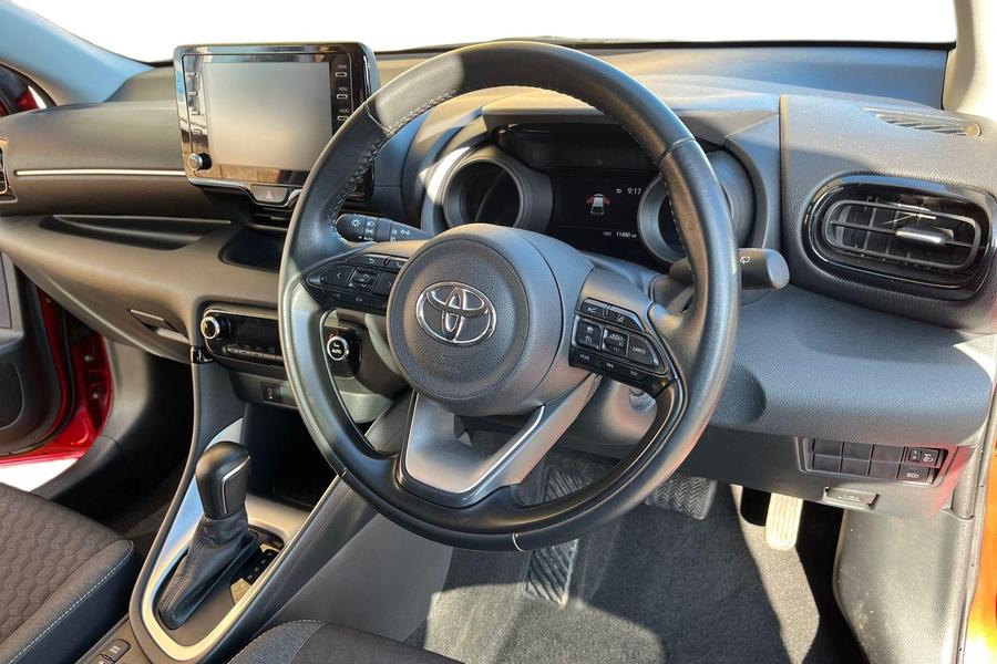 Toyota YARIS Photo autoimg-cacc88efa996ca389f4f7c5cb7d502f3c1123164.jpg