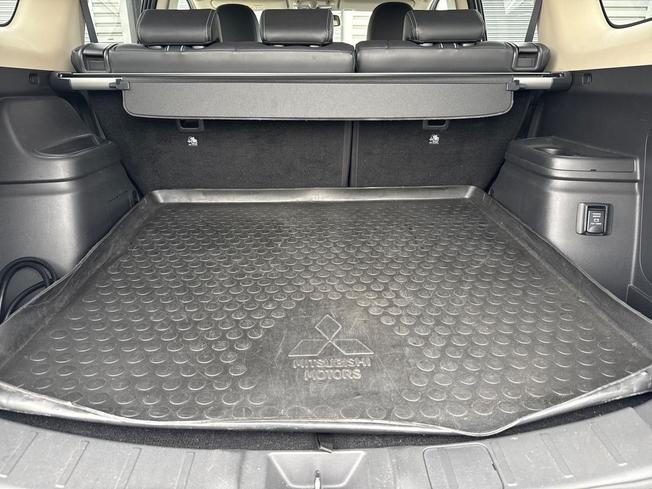 Mitsubishi Outlander Photo 12