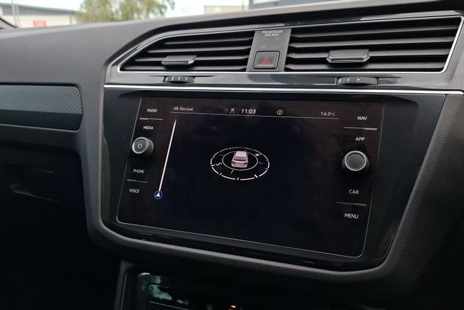 VOLKSWAGEN Tiguan Photo 14