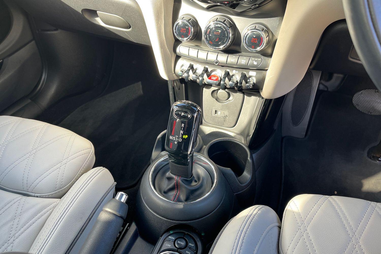 MINI HATCHBACK Photo 29