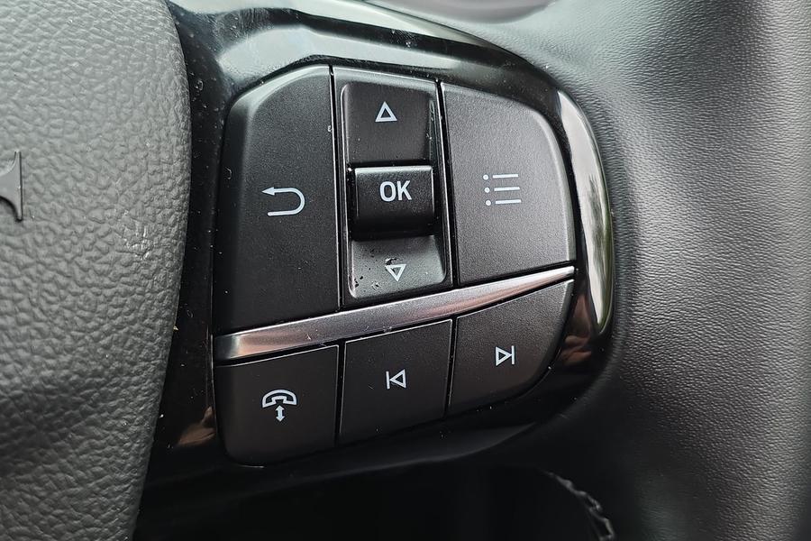 Ford Kuga Photo autoimg-cad952273b84acdee245417aa5b76b1ca656a1d4.jpg
