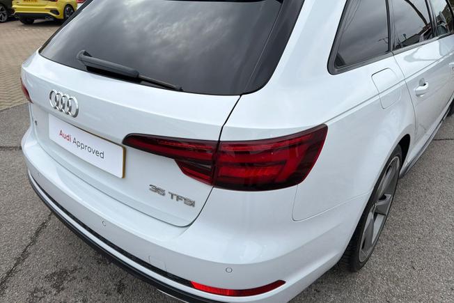 AUDI A4 Avant Photo 18