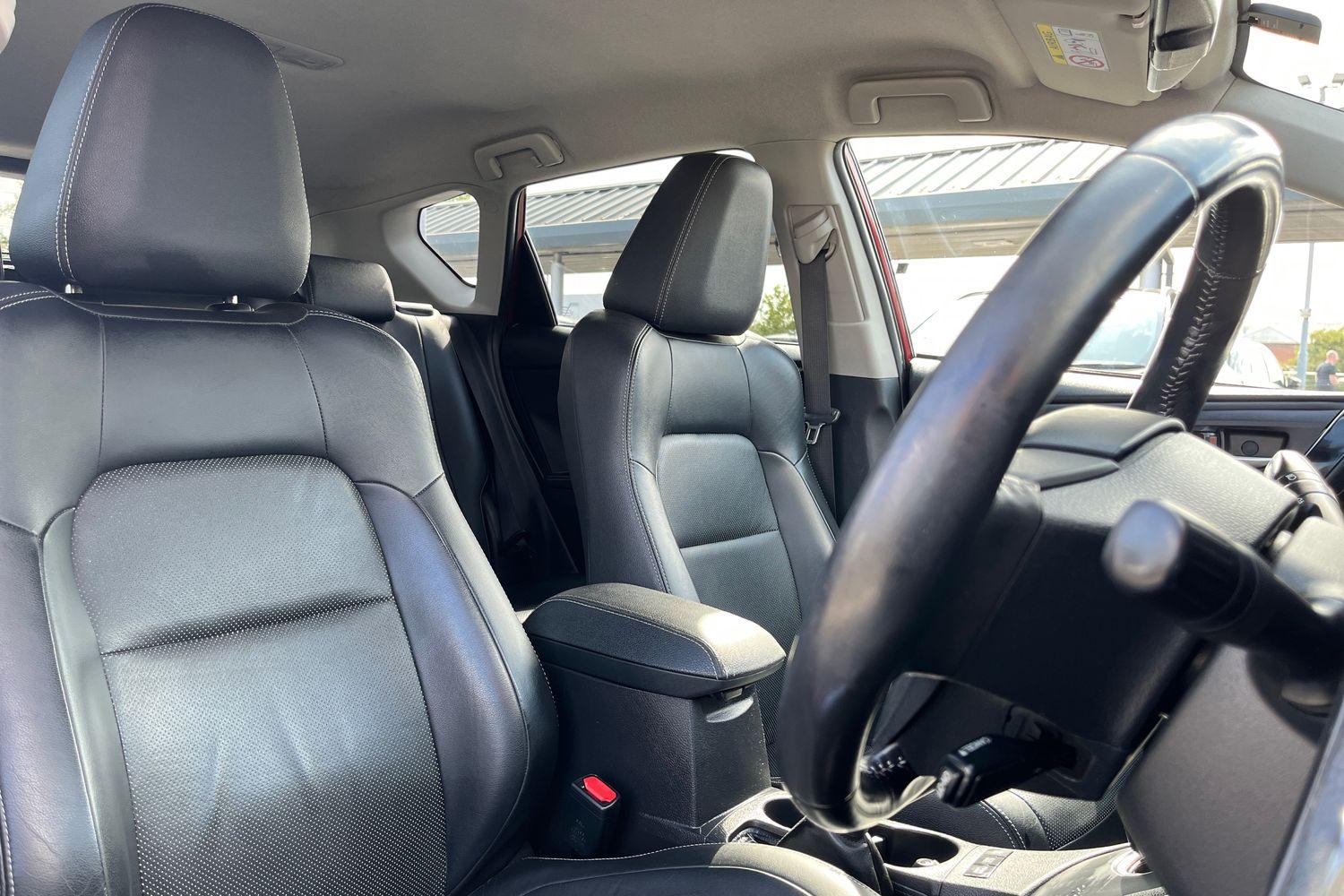 Toyota Auris Photo 16