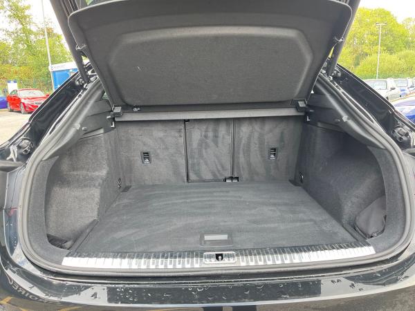 Audi Q3 Photo autoimg-cae20c5944363a939356a54c4a33a94a82678de2.jpg