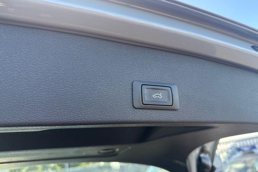 Audi Q2 Photo autoimg-cae56381be30e9b9c02b15edeec271b4388a2c0f.jpg