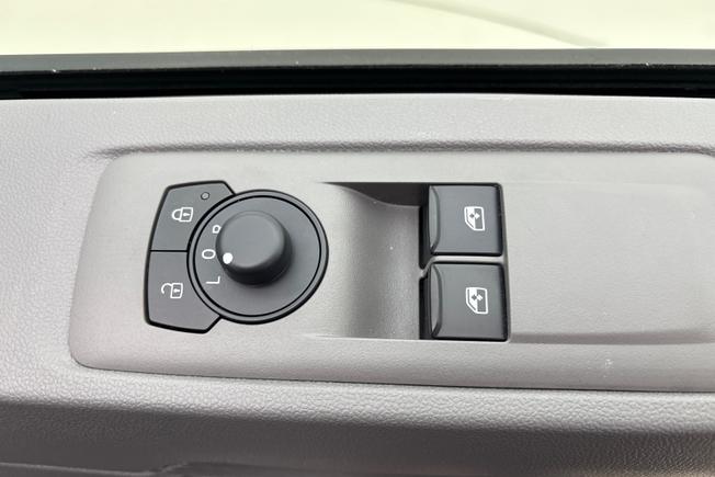 VOLKSWAGEN Transporter Photo 25