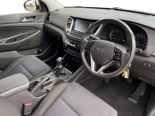 HYUNDAI Tucson Photo 6