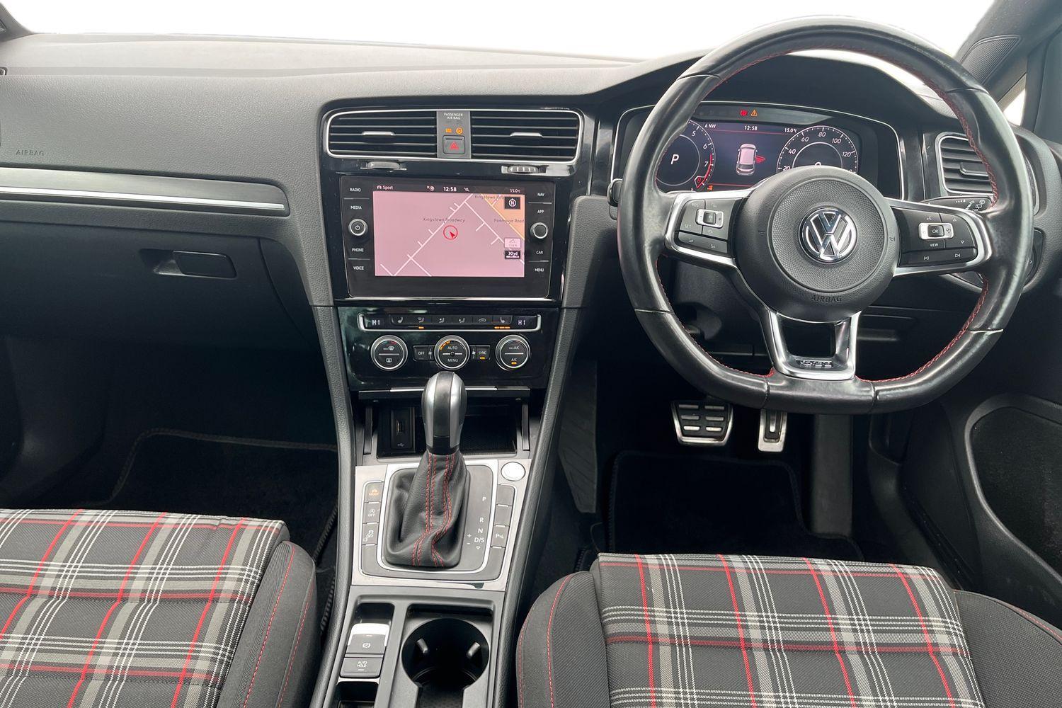 Volkswagen GOLF Photo 9