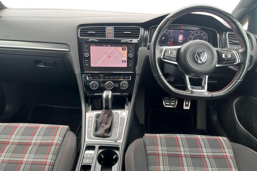 Volkswagen GOLF Photo autoimg-caf1f41411bad73e53407c45dea93ef15e93de98.jpg