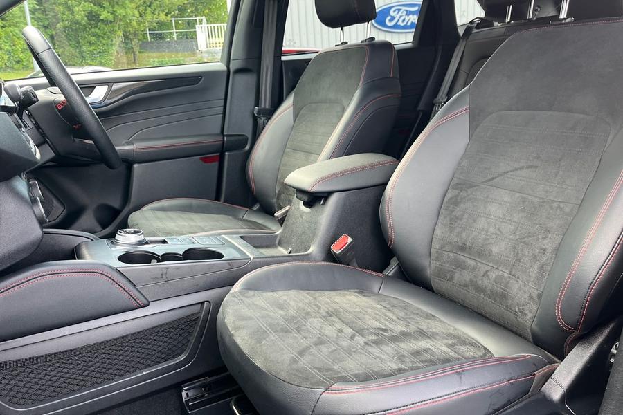Ford Kuga Photo autoimg-caf61bbfed07b22b3a837519088369a8d279f2b9.jpg