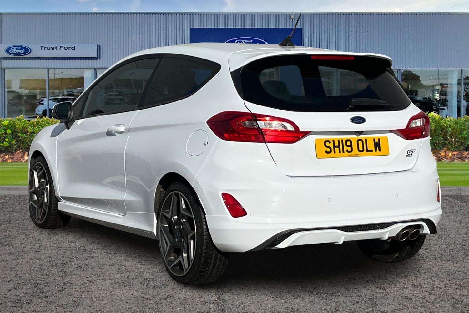 Ford FIESTA Photo 1