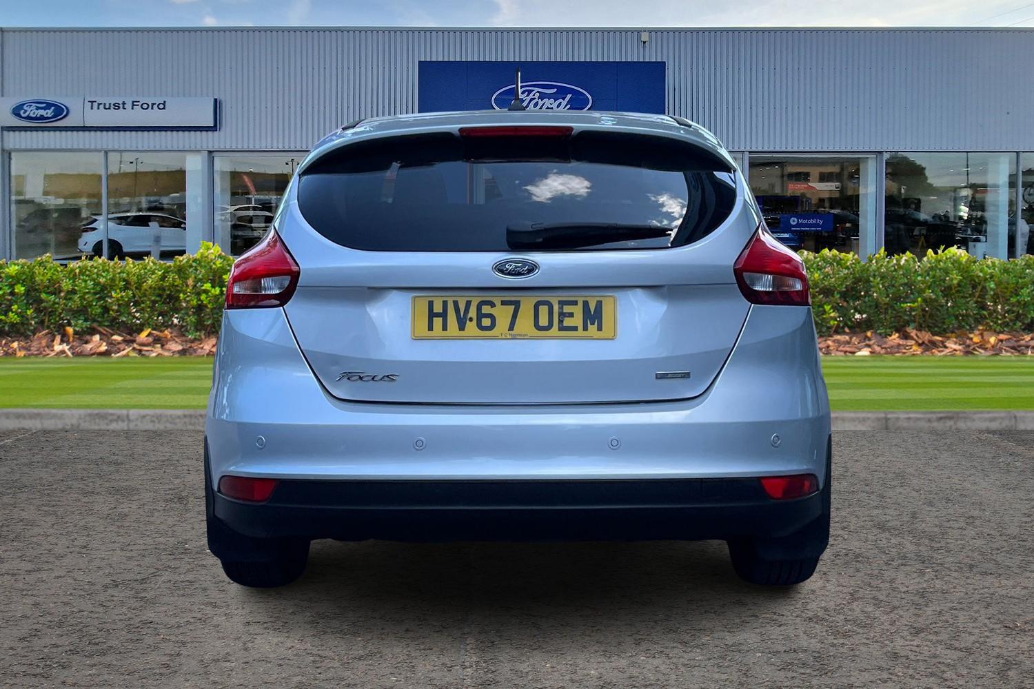 Ford FOCUS Photo 6