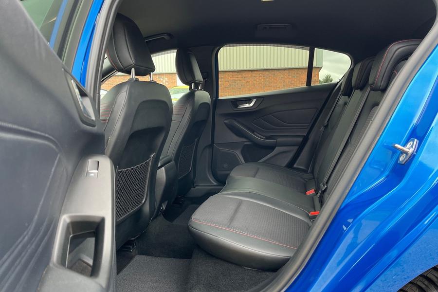 Ford Focus Photo autoimg-cb00e3715f6105a34edf7320276978fb16a7e49a.jpg