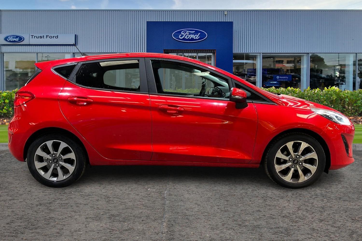Ford FIESTA Photo 2