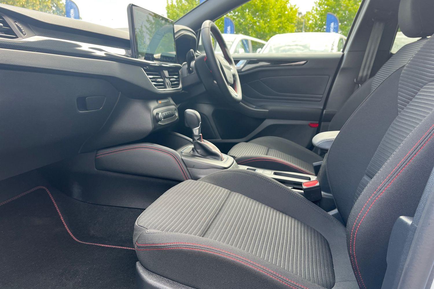 Ford FOCUS Photo 17