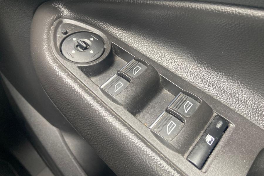 Ford KUGA Photo autoimg-cb032f986ef17ad836d5a6e32b52172bd39e3fbd.jpg