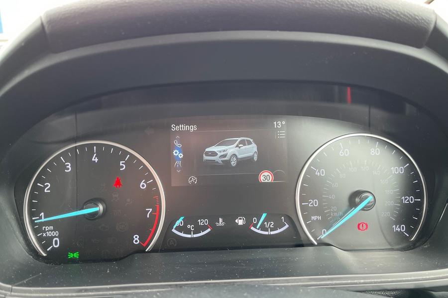 Ford ECOSPORT Photo autoimg-cb04b3e44b3031008d6e27296742b3f64854bfc1.jpg